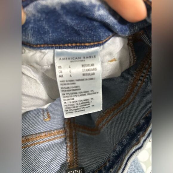 American Eagle Mom Stretch Jeans - Picture 8 of 9
